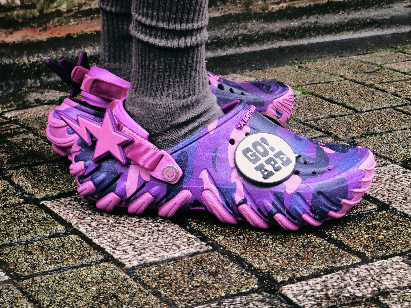 BAPE×CROCSコラボ第2弾が発売|全3色の価格・購入方法