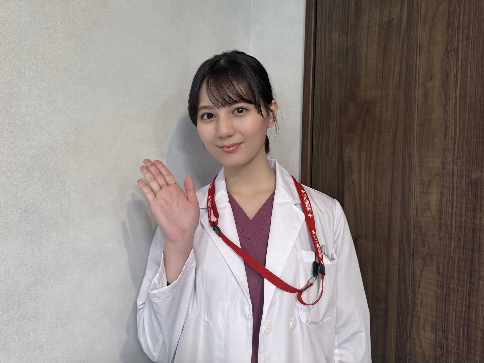 日向坂46小坂菜緒が土曜ドラマ「ムショラン三ツ星」橋本サチ役で出演|2026年5月23日NHK総合スタート
