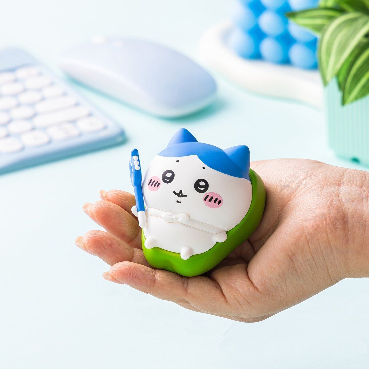 ピーマンの肉詰め風フィギュアの手のひらサイズ感
