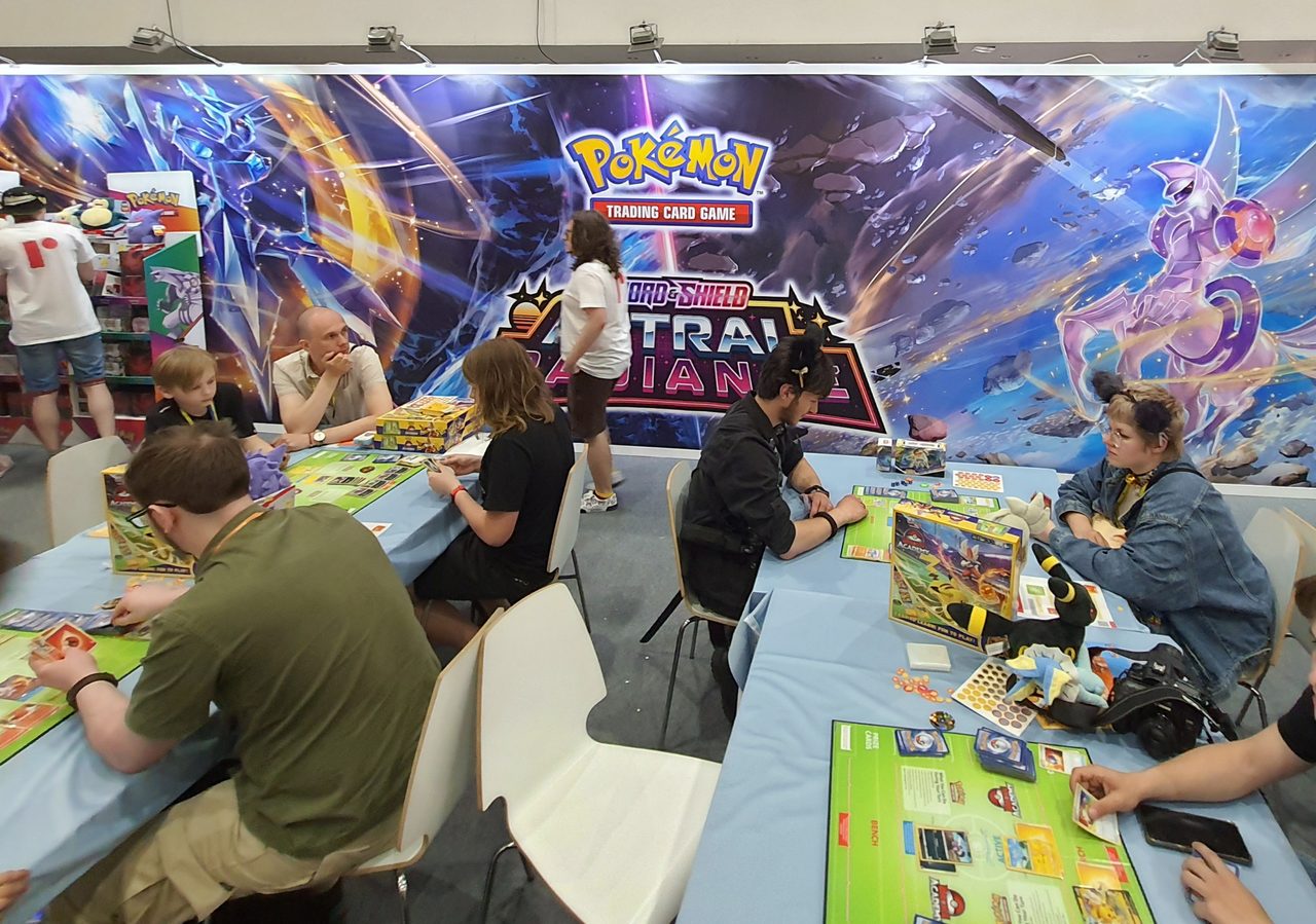 ポケモンカード ストームエメラルダを扱う各販売店の抽選イメージ