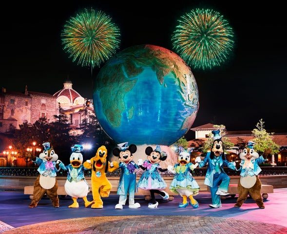 東京ディズニーシー25周年 イマジニング・ザ・マジック キービジュアル ミッキーやミニーたちと地球のオブジェ