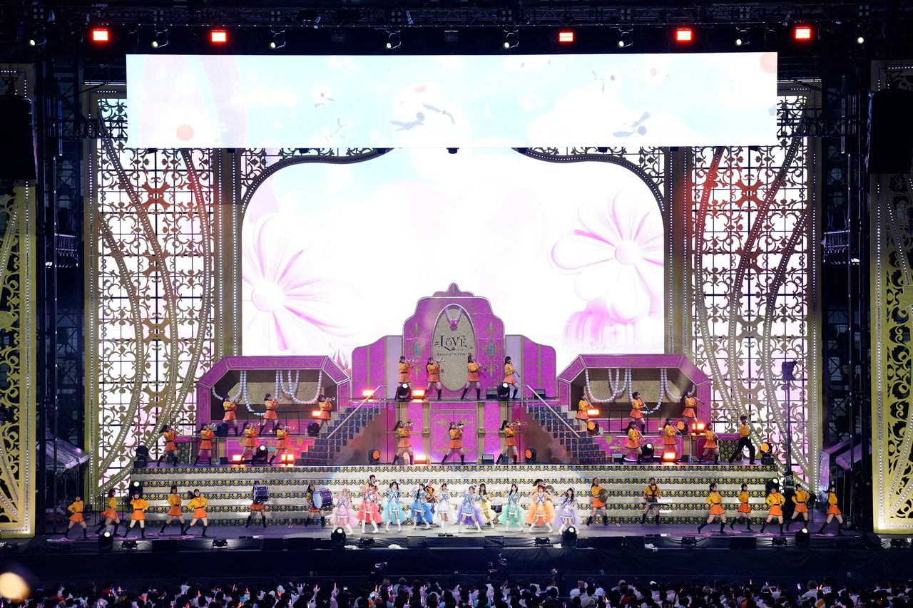 =LOVE STADIUM LIVE Beyond KYUN 国立競技場公演のステージ全景