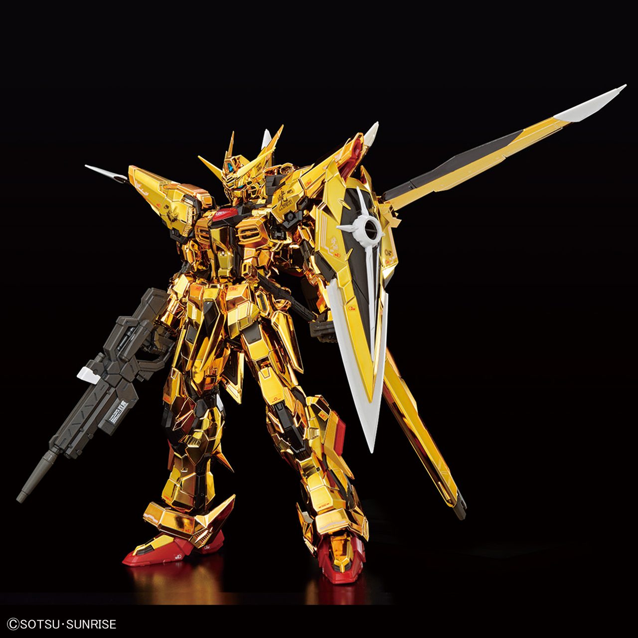 3種のゴールドメッキで「ヤタノカガミ」を再現したRGアカツキガンダム(オオワシ装備)