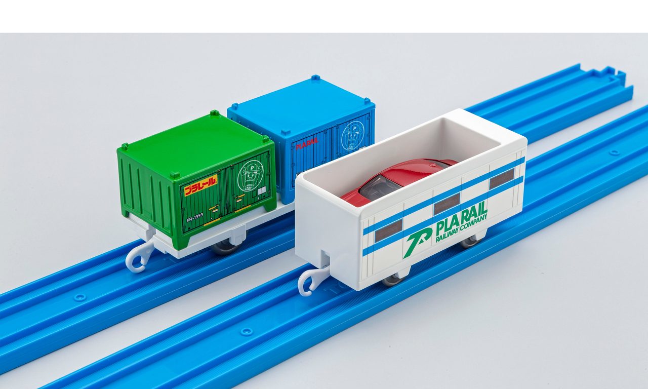 03 ファミリーマートコンテナ＆トミカ搭載貨車セット