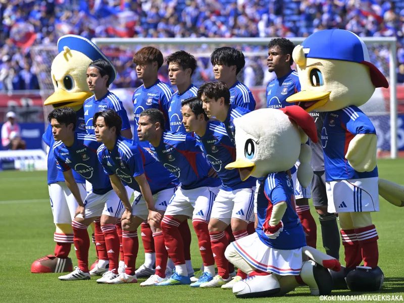横浜F・マリノス新ユニフォーム|墨流しデザインと予約日程
