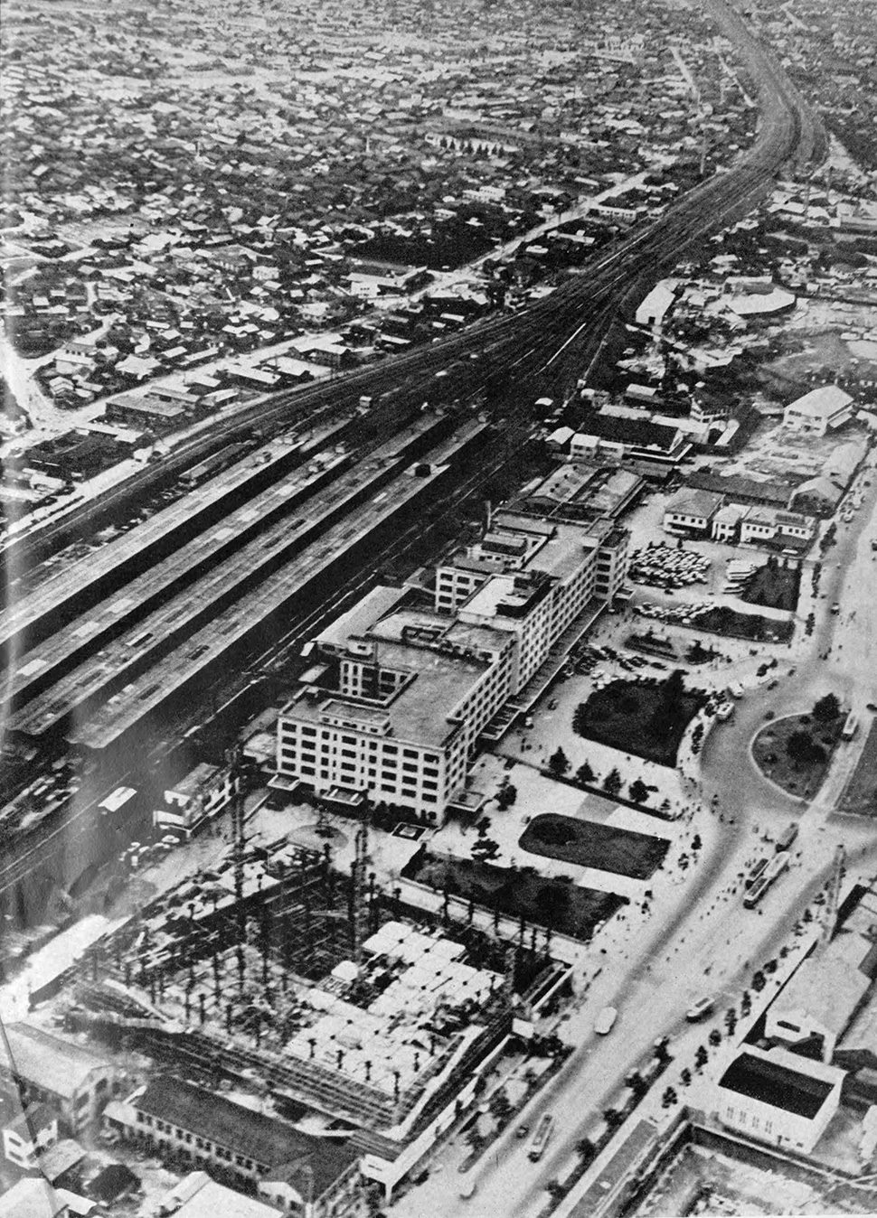 1955年頃の建設当時の名鉄百貨店周辺の航空写真