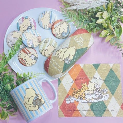 くまのプーさん展 グッズ 缶バッジとマグカップ