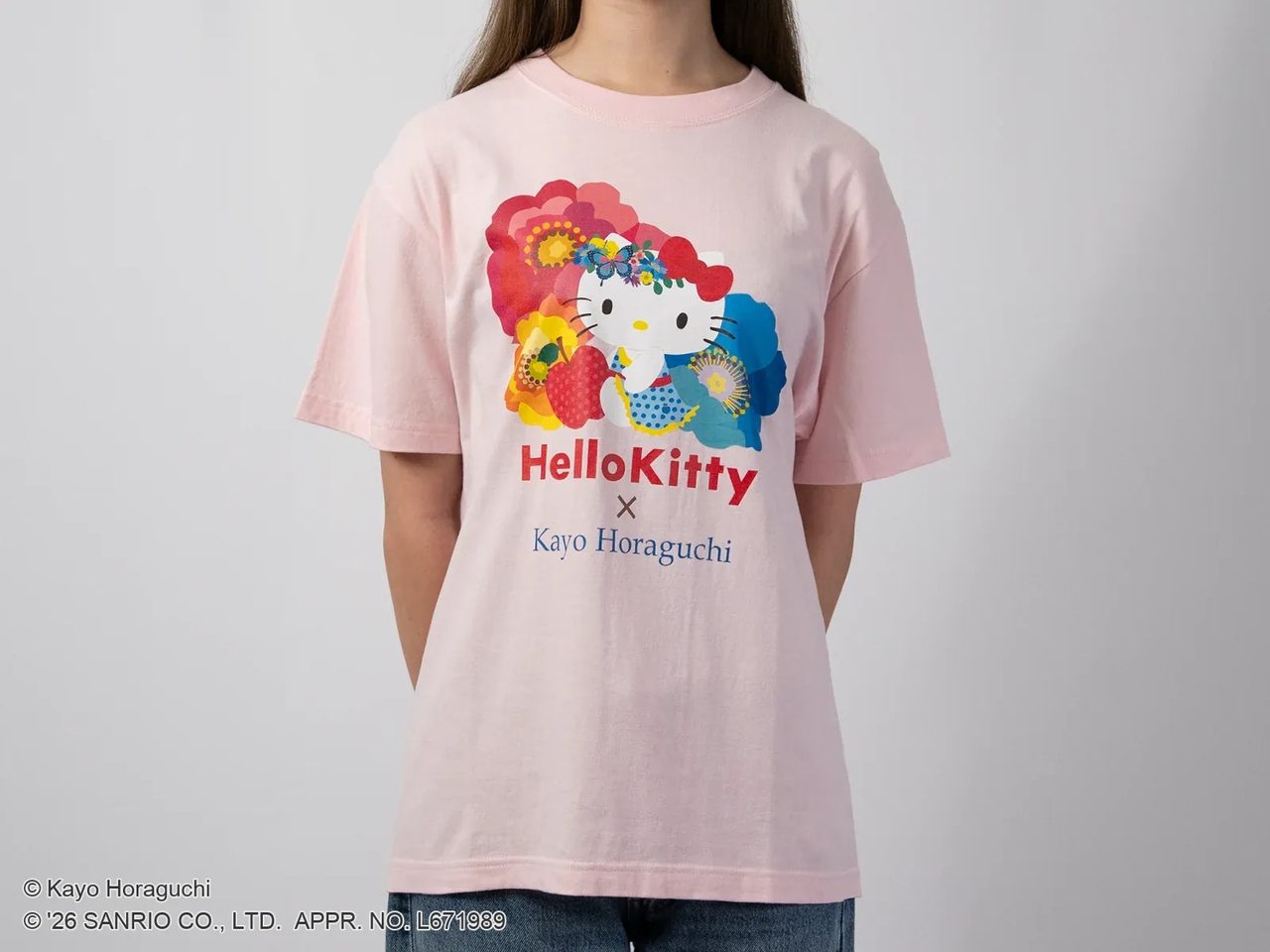 サンリオ×ホラグチカヨ ハローキティのコラボTシャツ(ピンク)