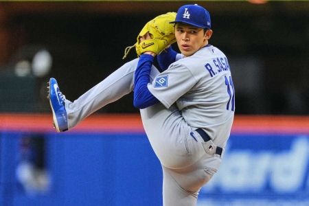 ドジャース佐々木朗希投手がメッツ戦で投球する様子