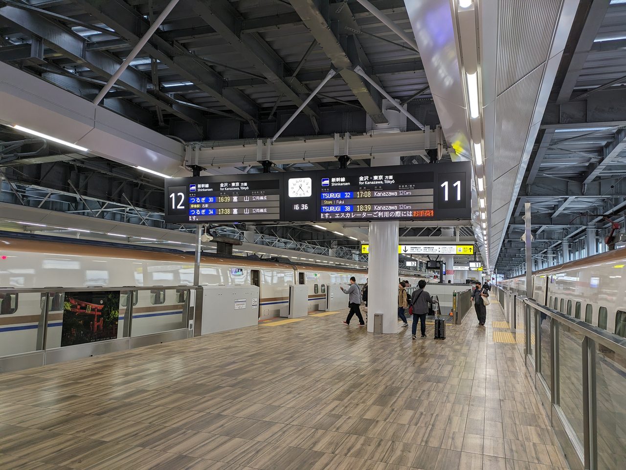 北陸新幹線 敦賀駅ホーム