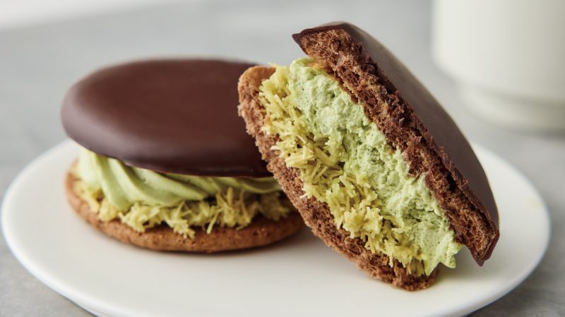ローソン Uchi Café ドバイチョコ風サンドの商品パッケージ写真