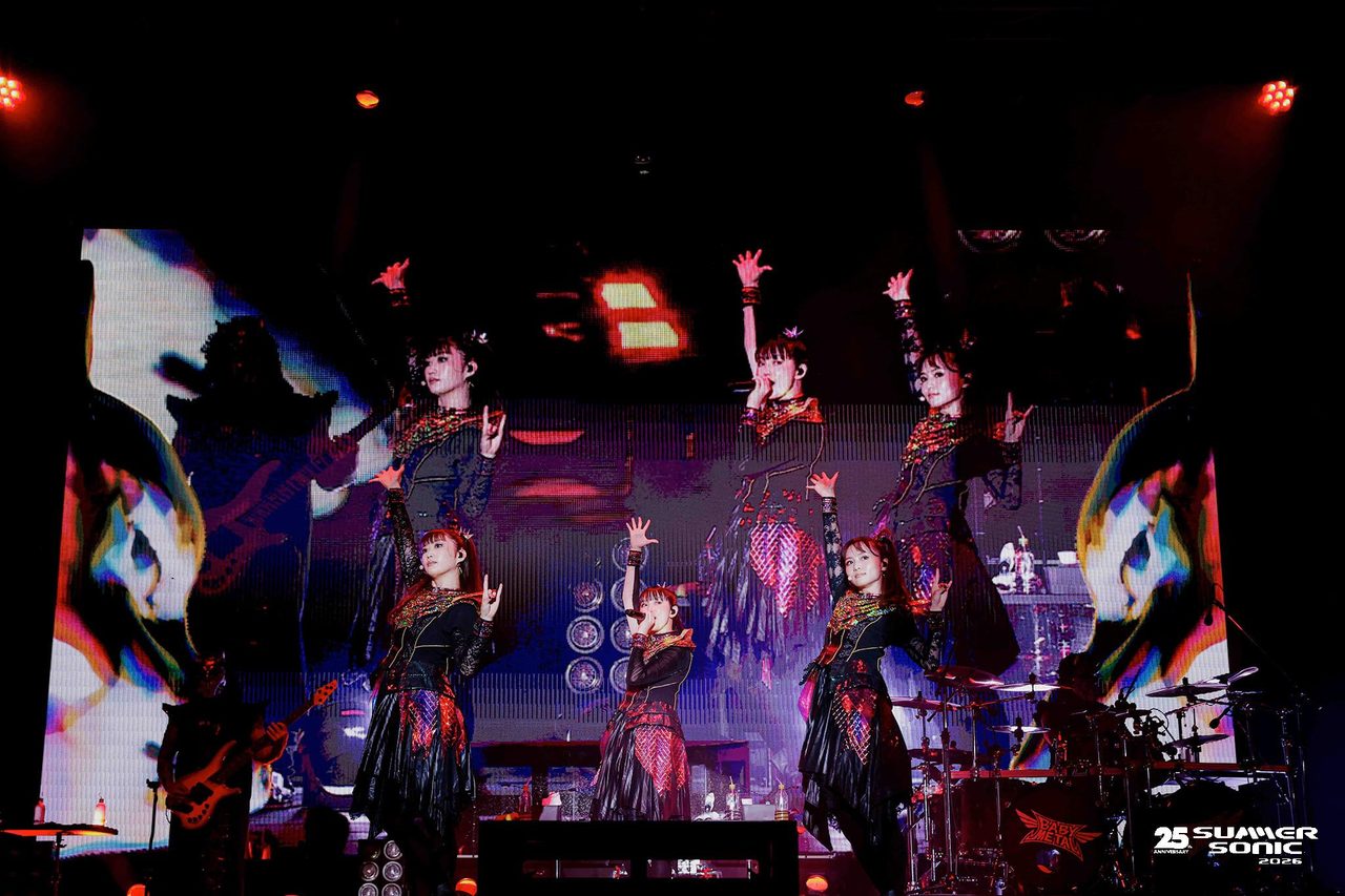 SUMMER SONIC 2026東京公演でパフォーマンスするBABYMETALの3人