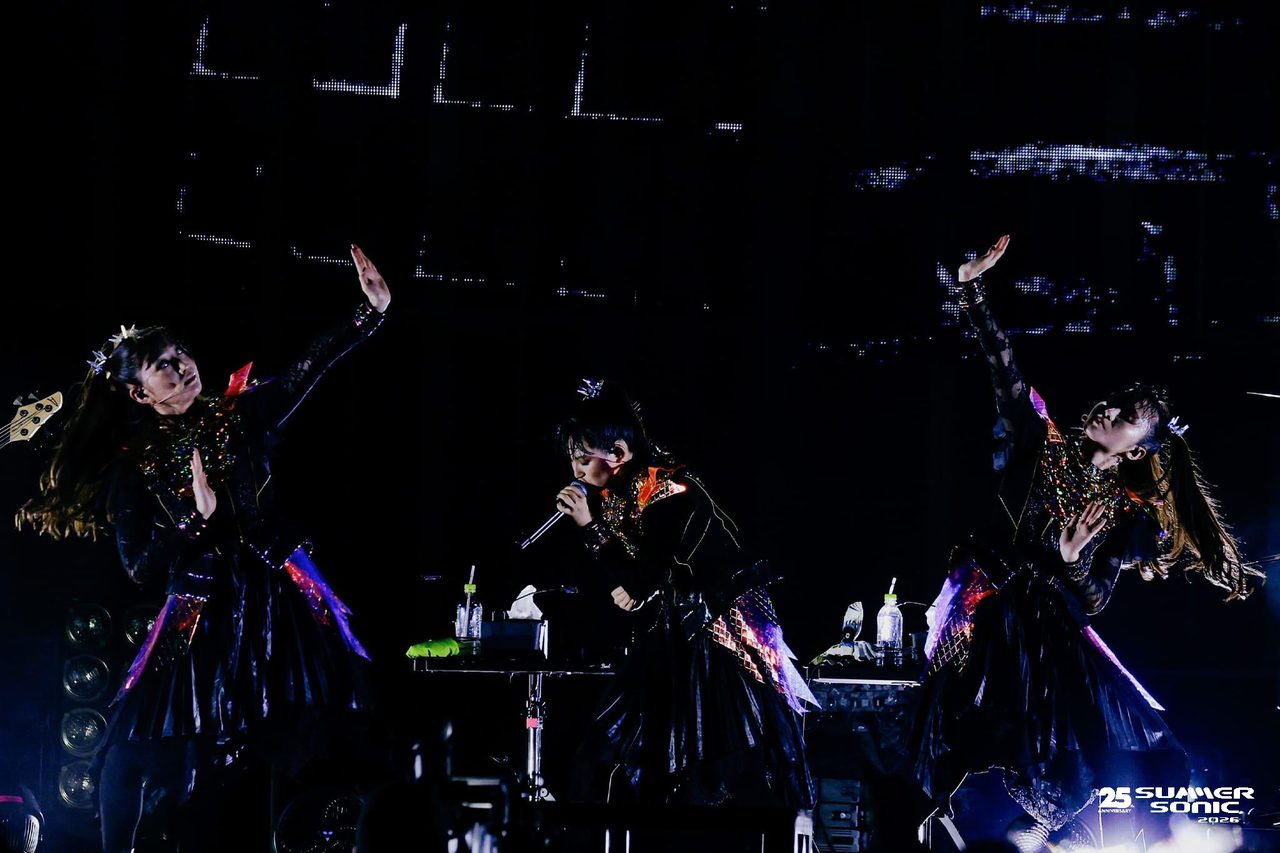 SUMMER SONIC 2026東京公演でフォーメーションを組むBABYMETALのメンバー
