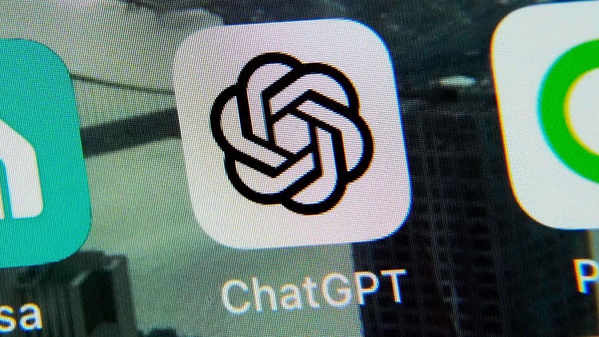 iPhoneのホーム画面に並ぶChatGPTアプリのアイコン