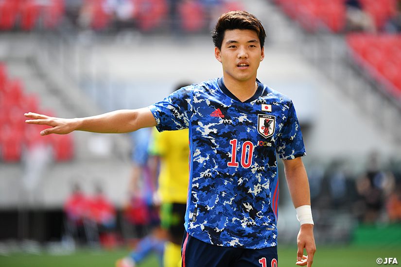 堂安律 日本代表戦でプレーする様子
