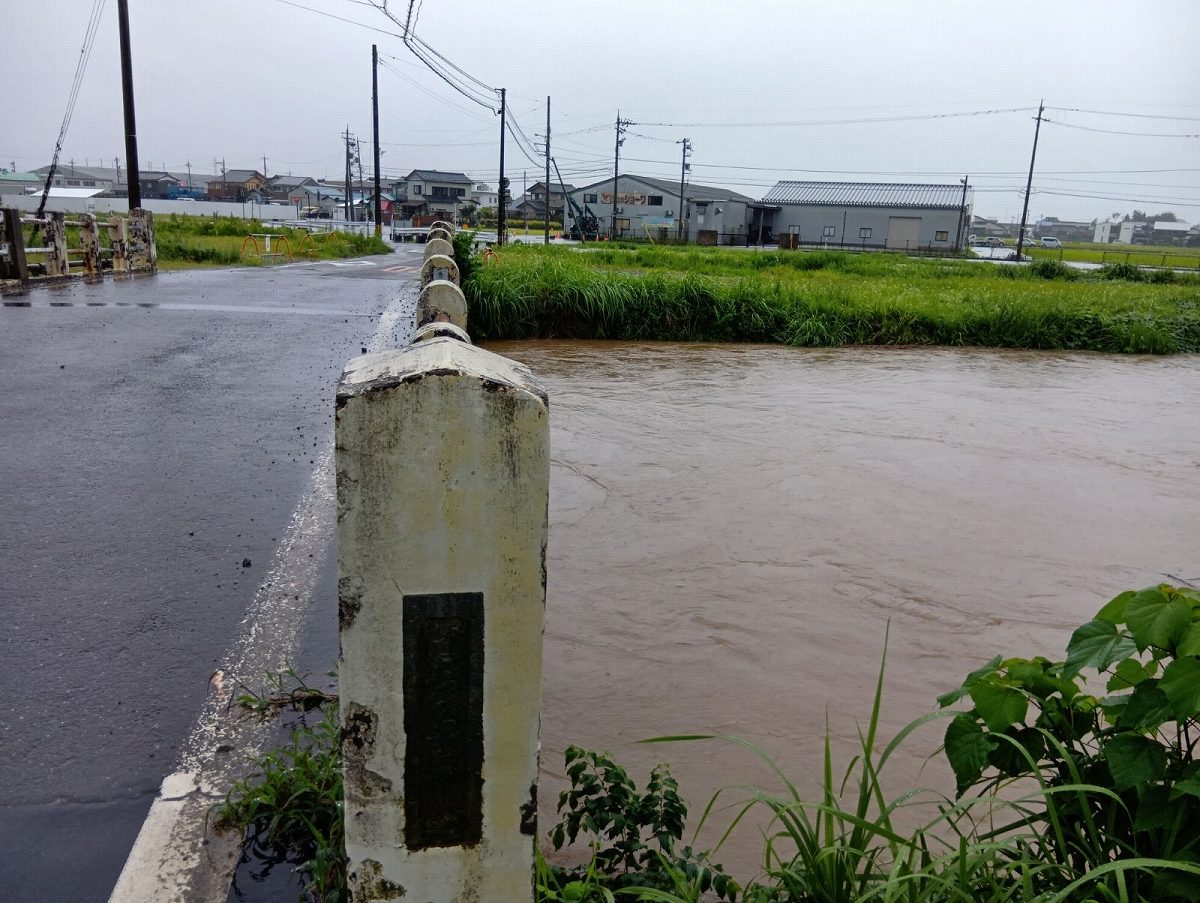 福井市内で氾濫発生情報が出た河川の様子、8月30日午前