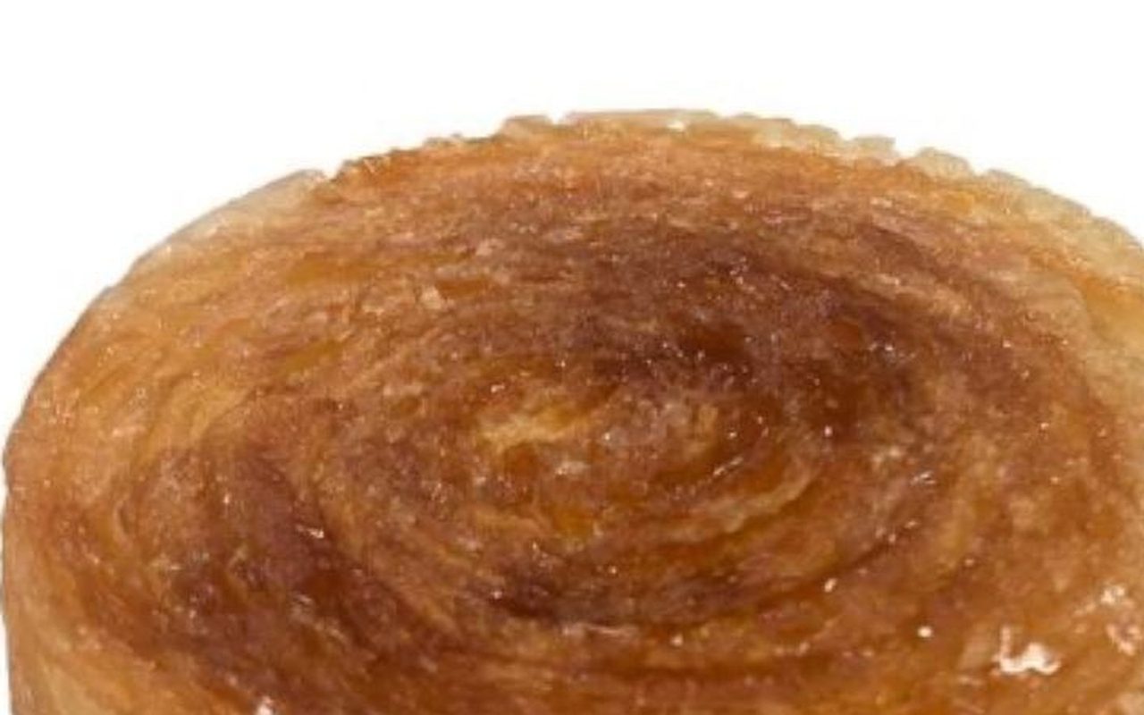 カリッじゅワッサンの表面のカラメル化した砂糖の質感アップ