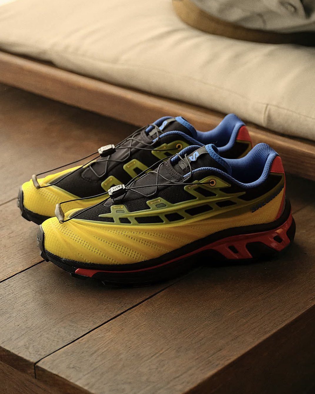 Kith×Salomon XT-EVO イエローカラー 側面ディテール