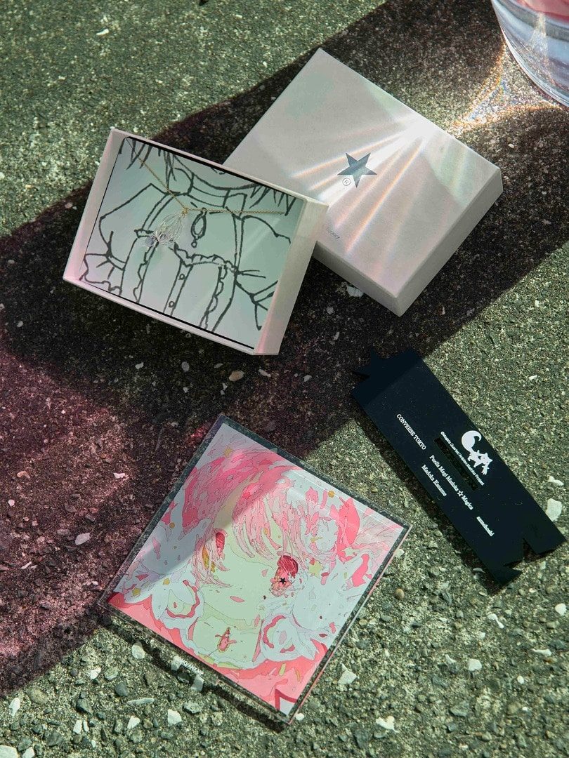 まどマギ×CONVERSE TOKYO Puella Magi ACRYLIC STANDとネックレスの商品写真