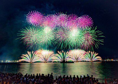 みなとみらい花火大会2026｜有料席と穴場スポット案内
