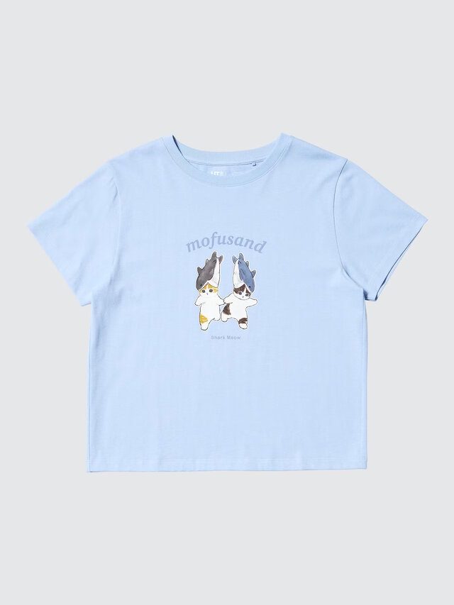 mofusand サメにゃん ふたごの猫が並んだ水色Tシャツのデザイン