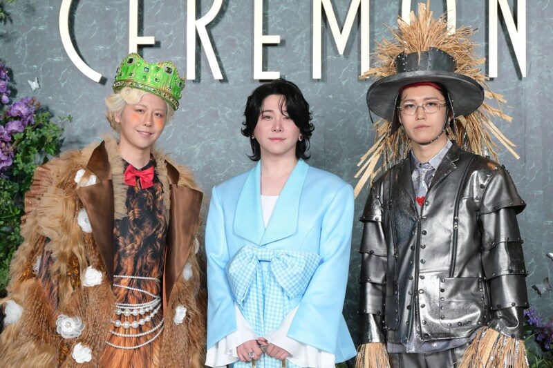 Mrs. GREEN APPLE メンバー CEREMONY 2026 グリーンカーペット 衣装