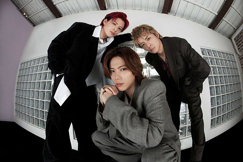 Number_iワールドツアー発表時の3人のグループ写真