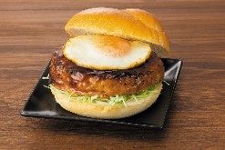 ローソンとろ～り月見つくねバーガー