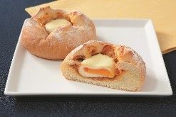 ローソンとろ～り月見ミートチーズパン
