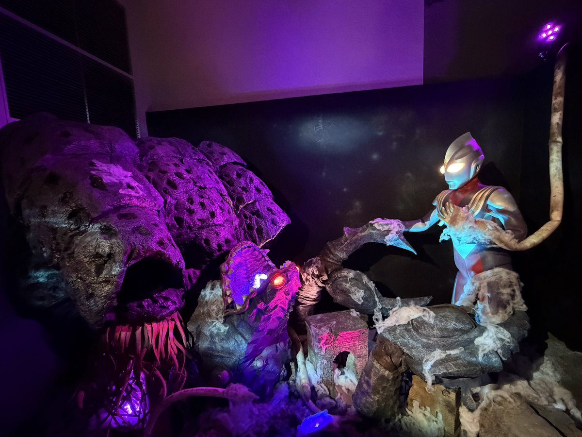 ウルトラマンと怪獣のジオラマ展示(北九州会場)