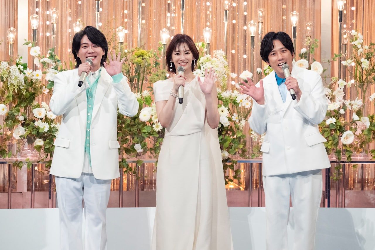 司会陣。左から大森元貴（Mrs. GREEN APPLE）、北川景子、二宮和也（写真提供：NHK）