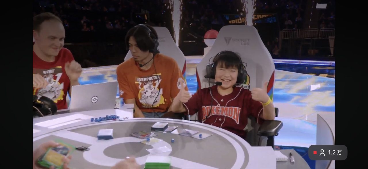 ポケモンカードゲーム部門ジュニアカテゴリで優勝したアラキユウタ選手