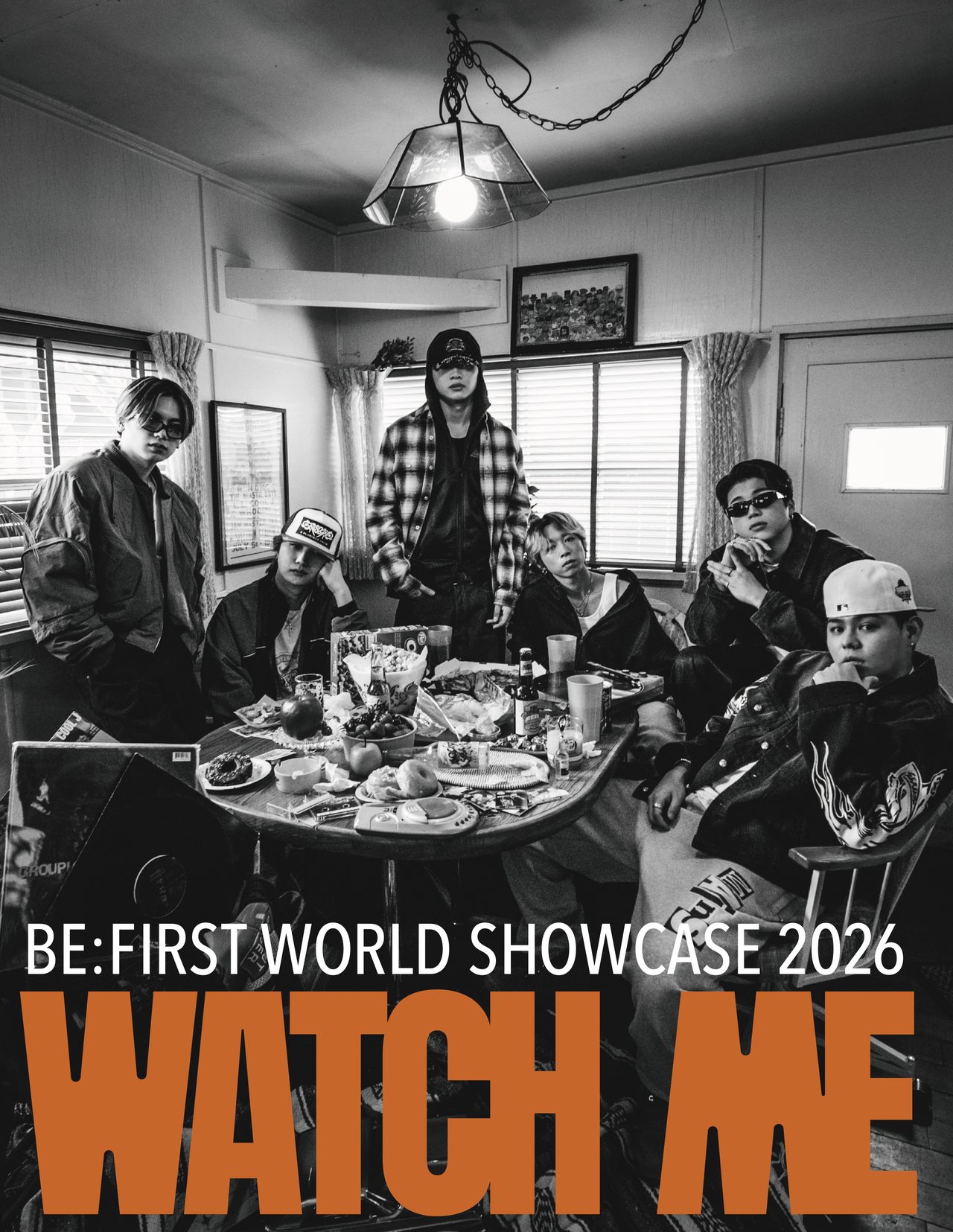 BE:FIRSTのグローバルEP WATCH MEとワールドショーケース2026のキービジュアル、メンバー6人のモノクロ写真