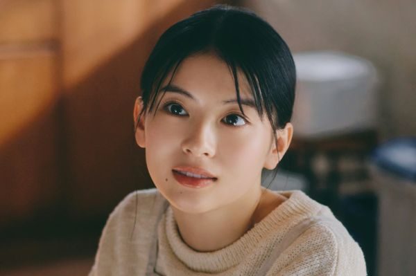 出口夏希演じる灯花