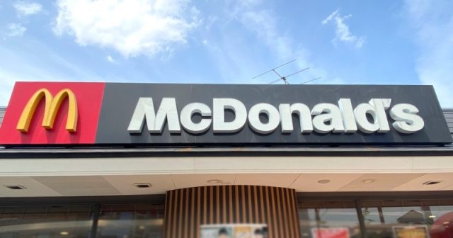 マクドナルド 店舗看板