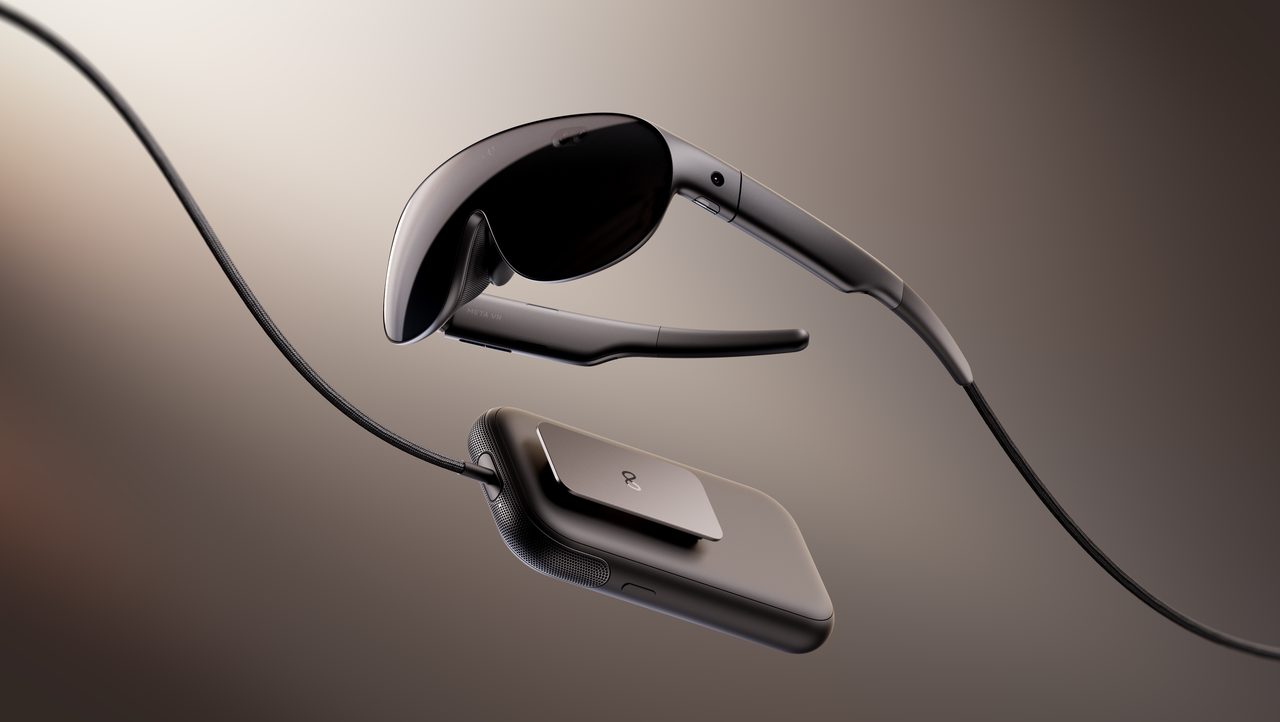 Meta VR Glassesの製品写真、本体とコントローラーのパック