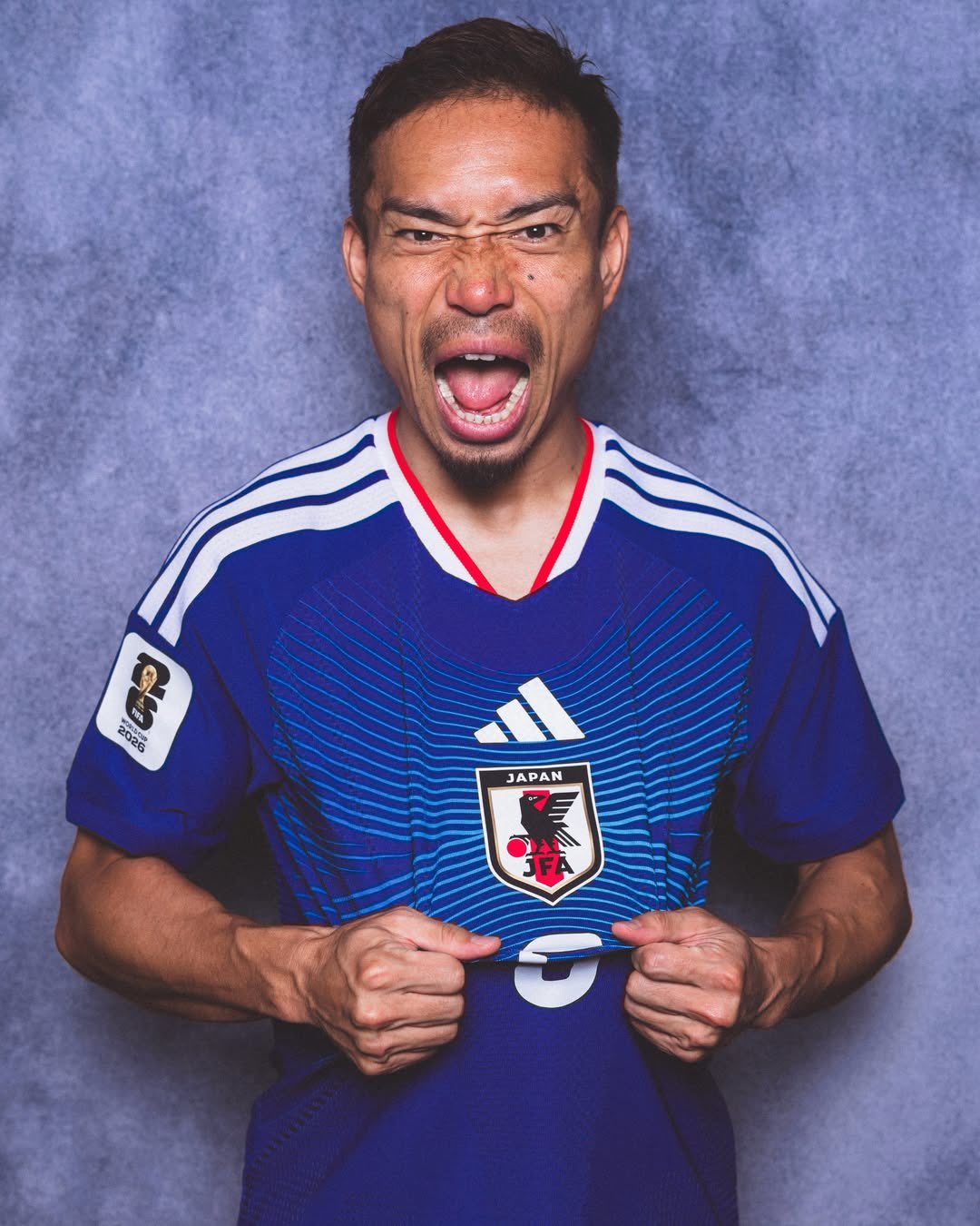 長友佑都選手 日本代表ユニフォーム