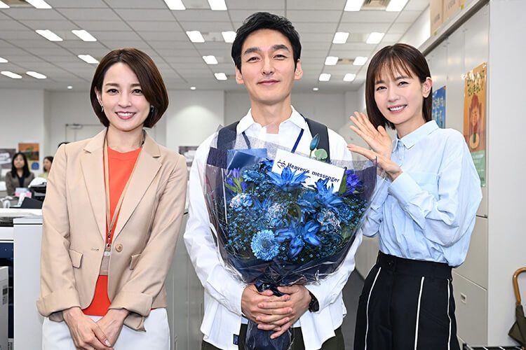 終幕のロンド 共演者とのクランクアップ集合写真 中村ゆりさん