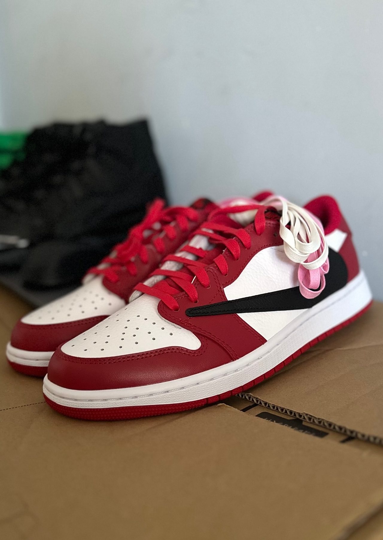 トラヴィス・スコット×AJ1 Low“シカゴ”が実現か|噂の発売時期と画像