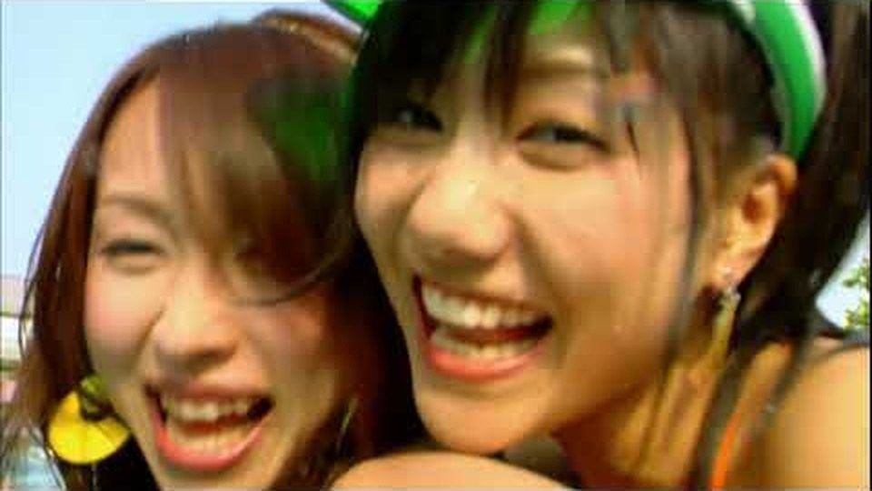 「Baby! Baby! Baby!」MVの笑顔のカット