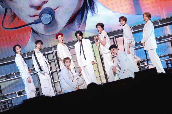 Mark on Youツアー開幕公演でLove Jangを披露する&TEAM