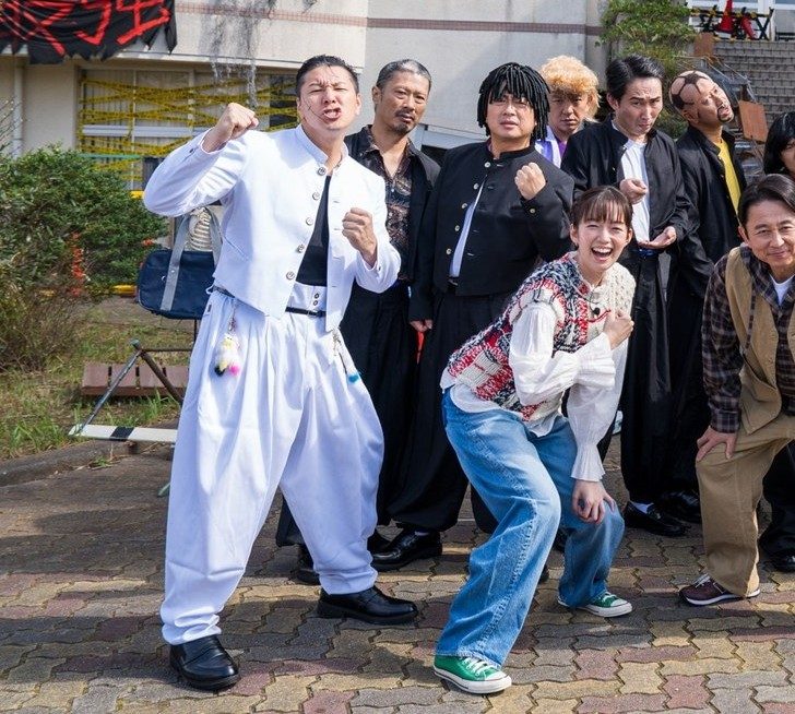 有吉の壁 アドリブヤンキードラマ 白い学ラン姿など思い思いのヤンキー衣装の壁芸人