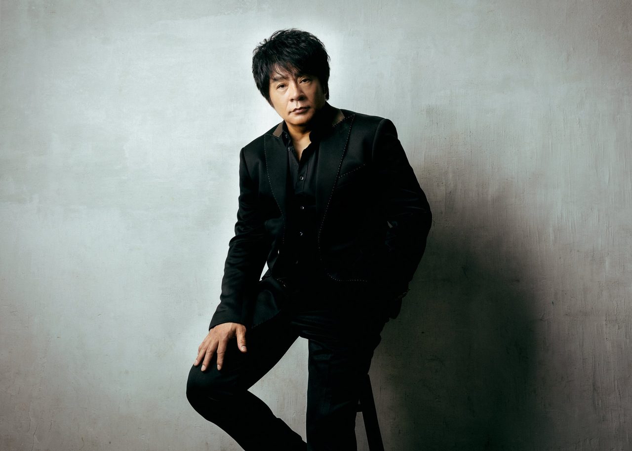 ASKA アーティスト写真 ステージ外ショット