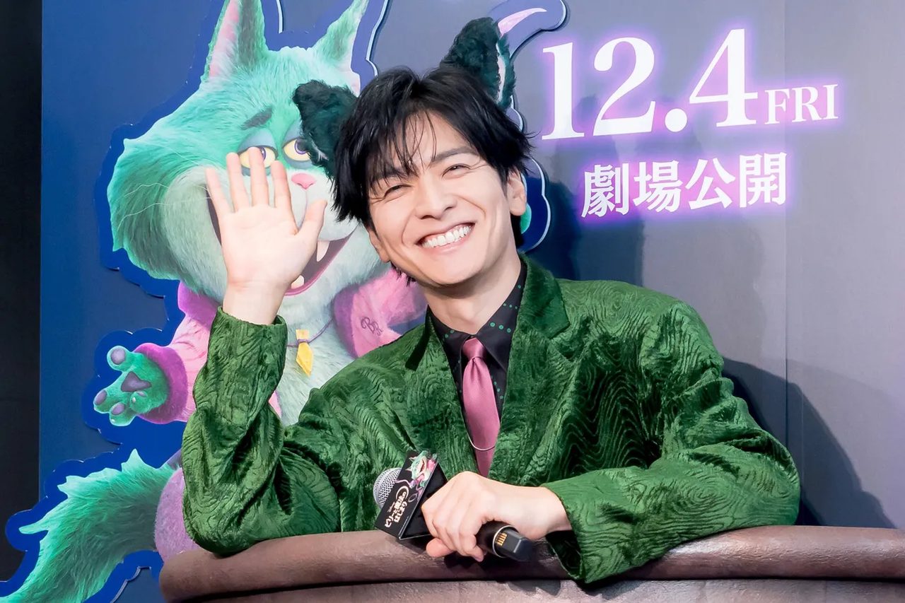 ビーフ役の日本版声優に決まり笑顔を見せる生田斗真