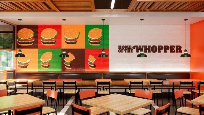 バーガーキング つくば 学園の森 店内イメージ ワッパー壁面