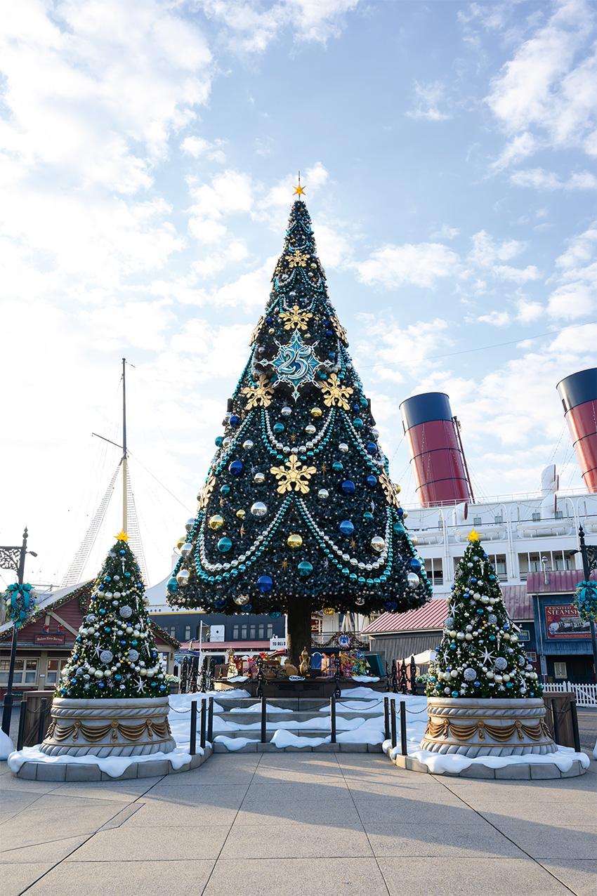 東京ディズニーシーのクリスマスツリー(ジュビリーブルー装飾)