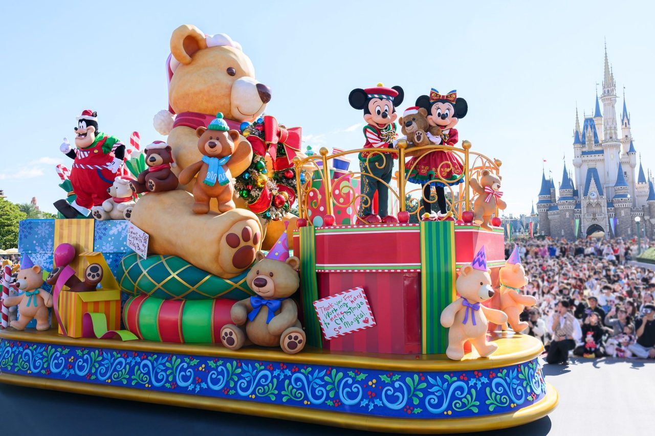 東京ディズニーランドのクリスマスパレード「トイズ・ワンダラス・クリスマス!」のフロート