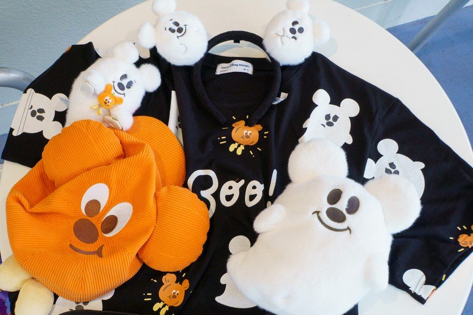 ハロウィーン2026の東京ディズニーリゾート限定グッズ かぼランタン帽子とおばけデザインのTシャツ