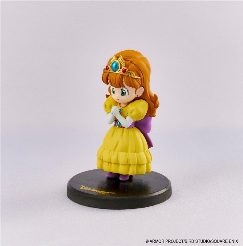 ドラゴンクエスト ミニチュアフィギュアコレクション 全6種のうち2体目:黄色いドレスを着たローラ姫風のミニチュアフィギュア