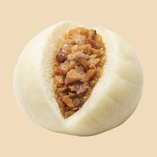 ファミリーマートのレジ横ケースで販売されている肉あん入りの中華まんの断面